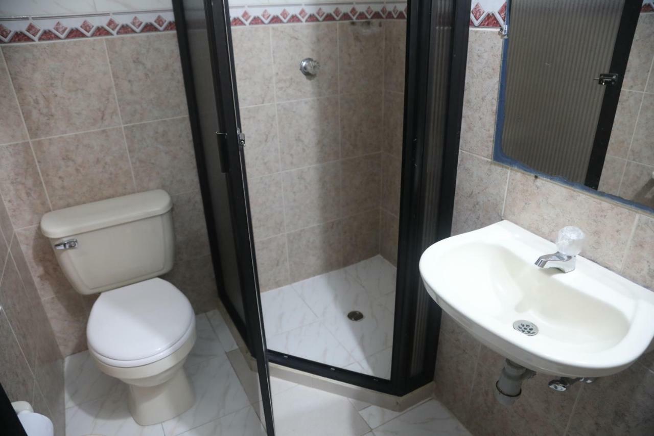 Hospedaje Aquel Almendro Santa Fe de Antioquia Bagian luar foto