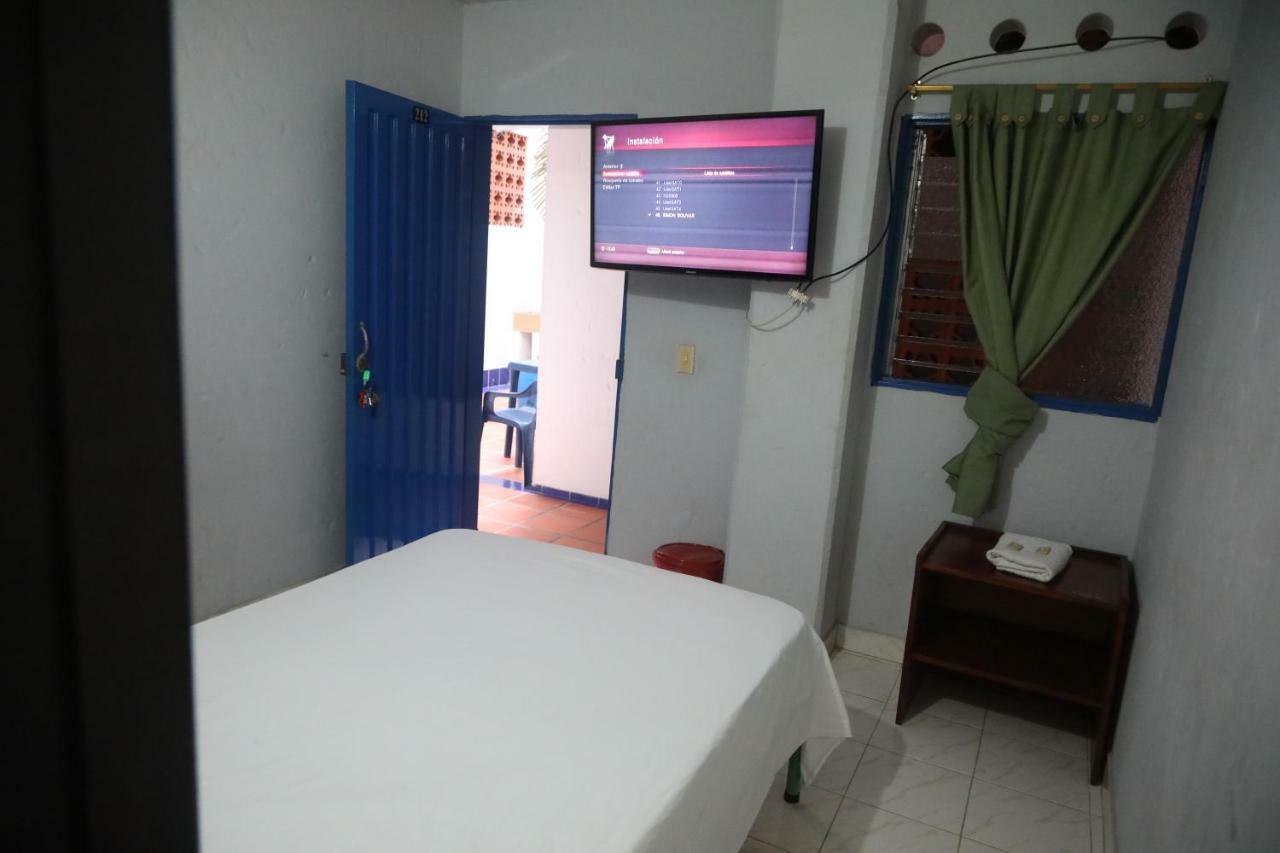 Hospedaje Aquel Almendro Santa Fe de Antioquia Bagian luar foto