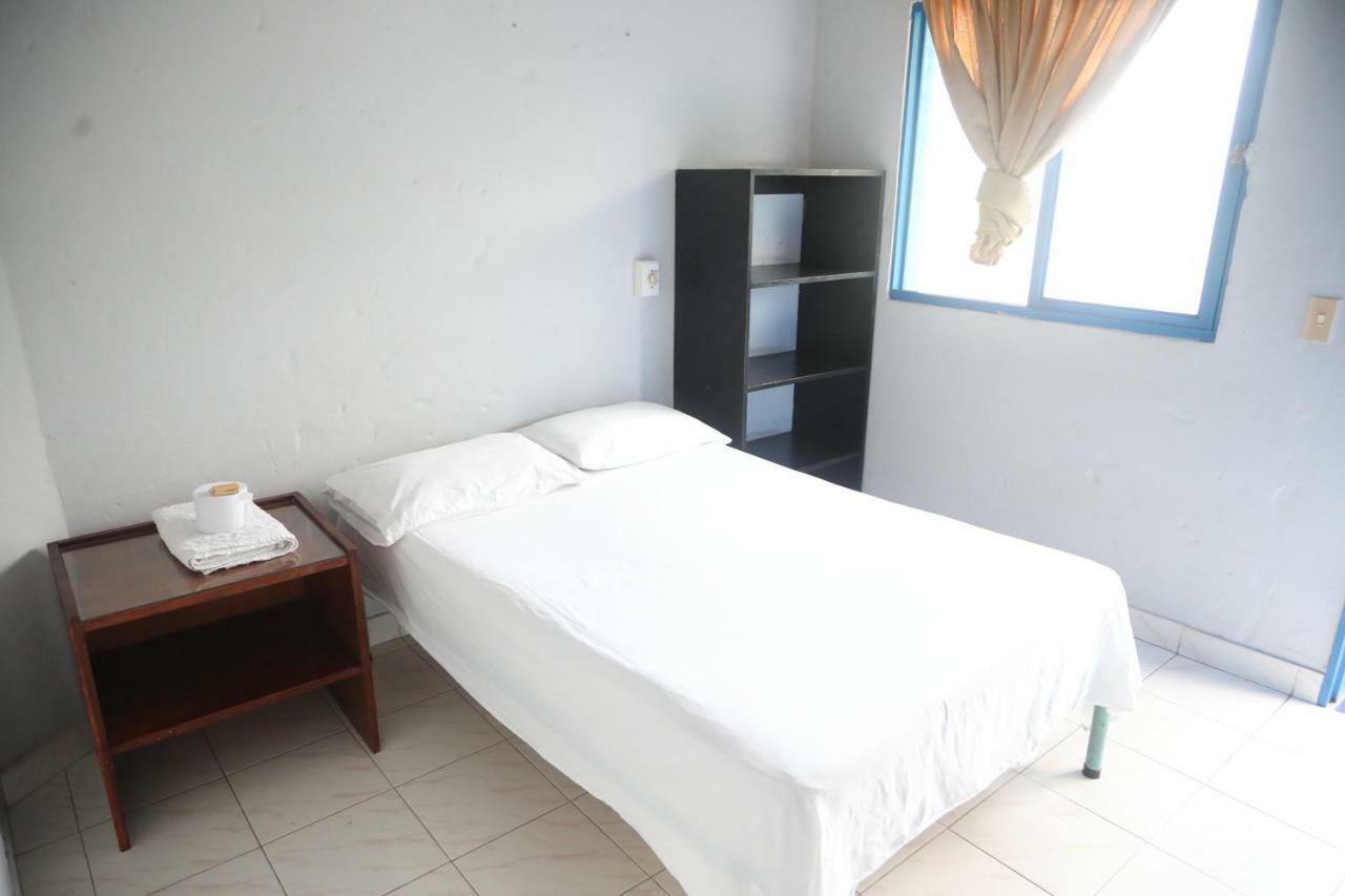 Hospedaje Aquel Almendro Santa Fe de Antioquia Bagian luar foto