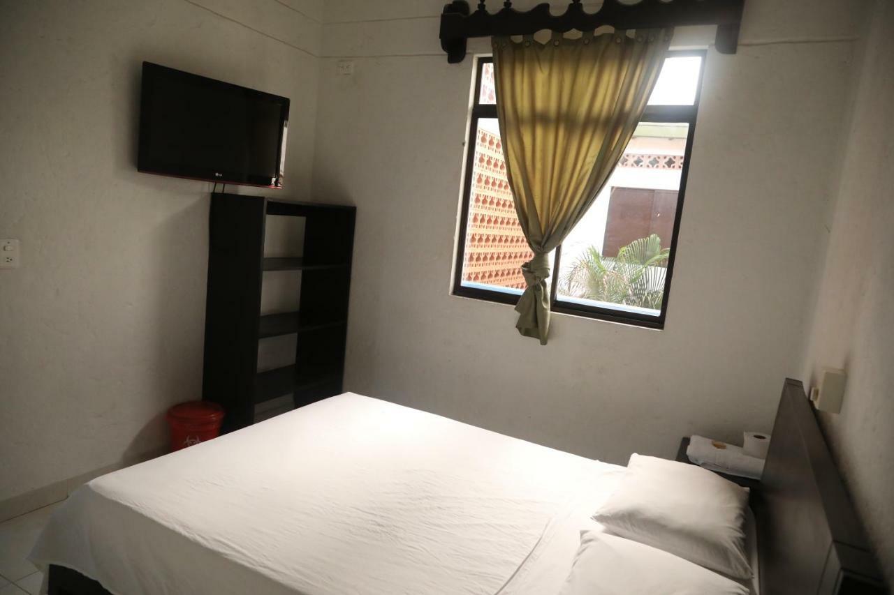 Hospedaje Aquel Almendro Santa Fe de Antioquia Bagian luar foto