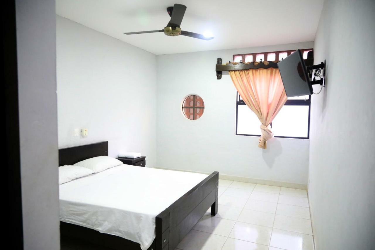 Hospedaje Aquel Almendro Santa Fe de Antioquia Bagian luar foto