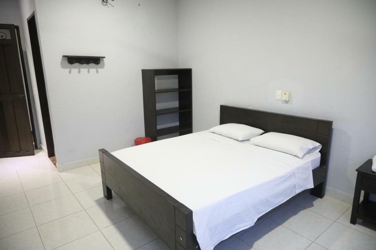 Hospedaje Aquel Almendro Santa Fe de Antioquia Bagian luar foto