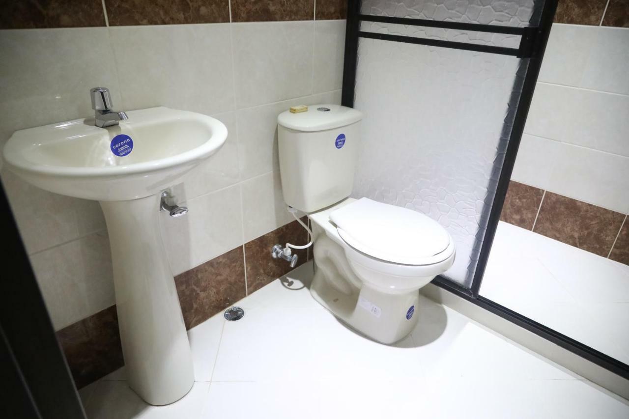 Hospedaje Aquel Almendro Santa Fe de Antioquia Bagian luar foto