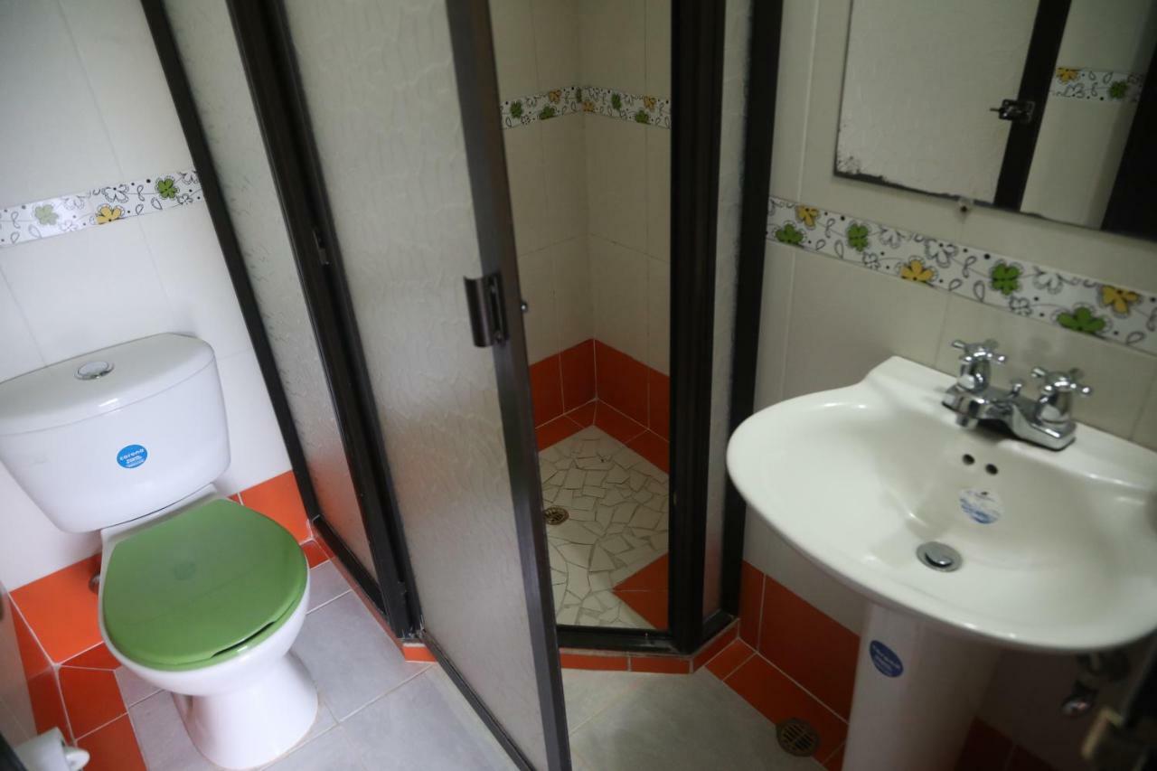 Hospedaje Aquel Almendro Santa Fe de Antioquia Bagian luar foto